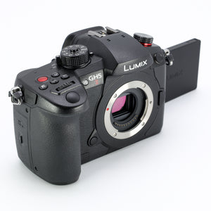 【良品】LUMIX GH5 II ミラーレス一眼カメラ 標準ズームレンズキット DC-GH5M2M [ズームレンズ]