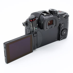 【良品】LUMIX GH5 II ミラーレス一眼カメラ 標準ズームレンズキット DC-GH5M2M [ズームレンズ]