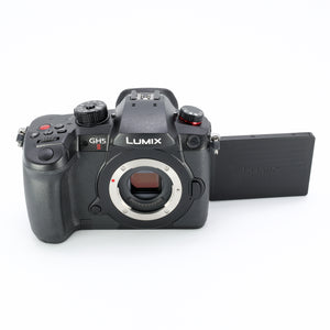 【良品】LUMIX GH5 II ミラーレス一眼カメラ 標準ズームレンズキット DC-GH5M2M [ズームレンズ]