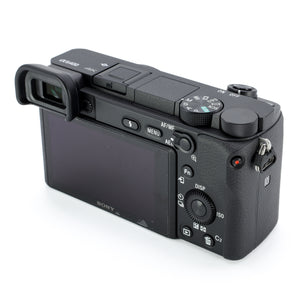 【良品】α6400 ILCE-6400Y ダブルズームレンズキット [ブラック]