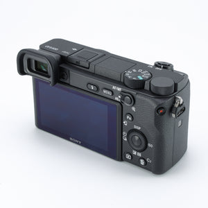 【良品】α6400 ILCE-6400Y ダブルズームレンズキット [ブラック]